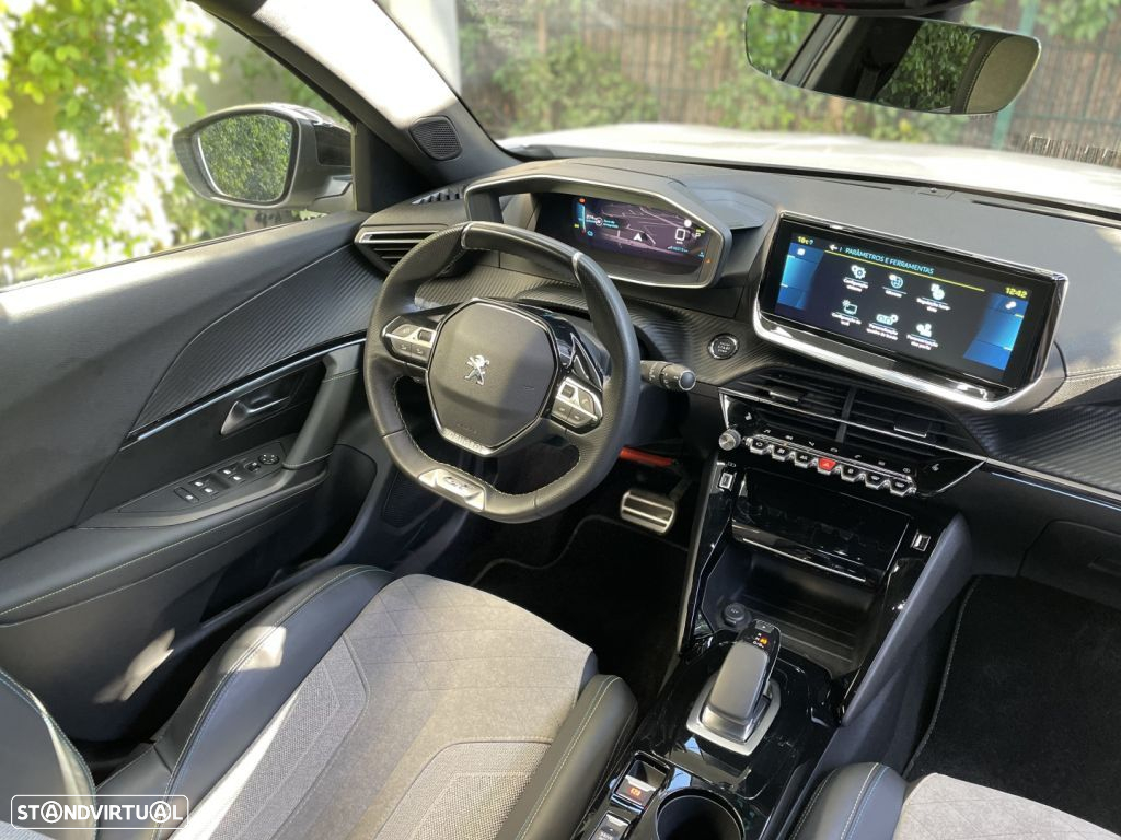 Peugeot e-2008 50 kWh GT - 12