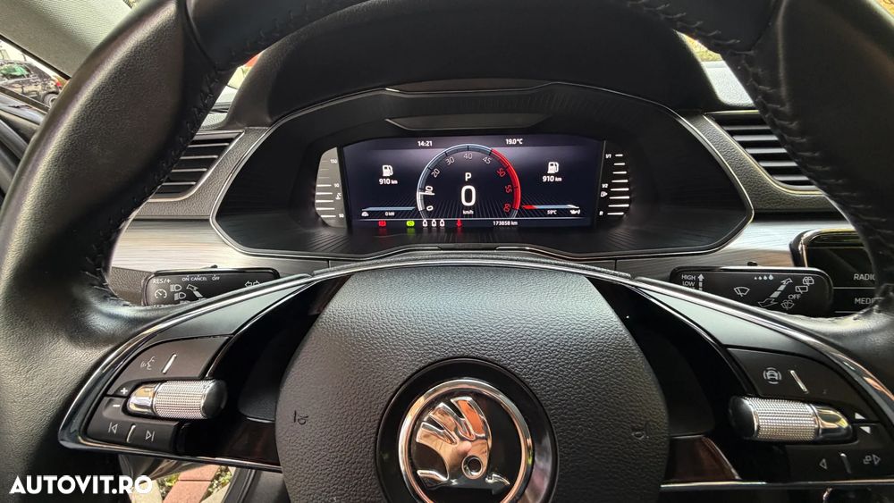 Skoda Superb Combi 2.0 TDI DSG Ambition - 22