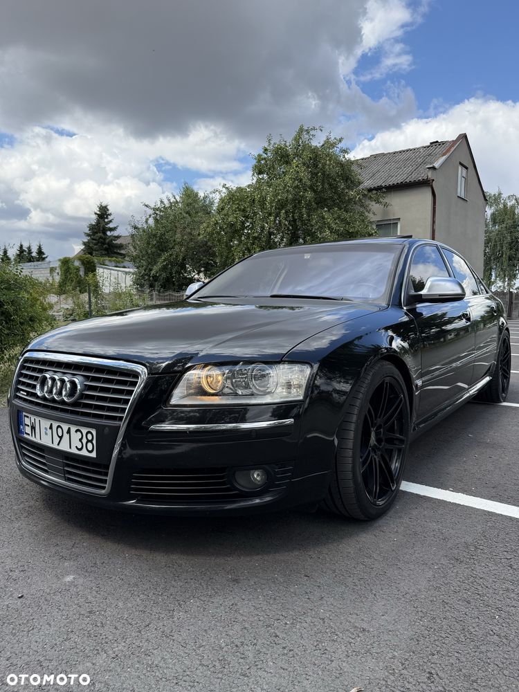 Audi A8 - 1