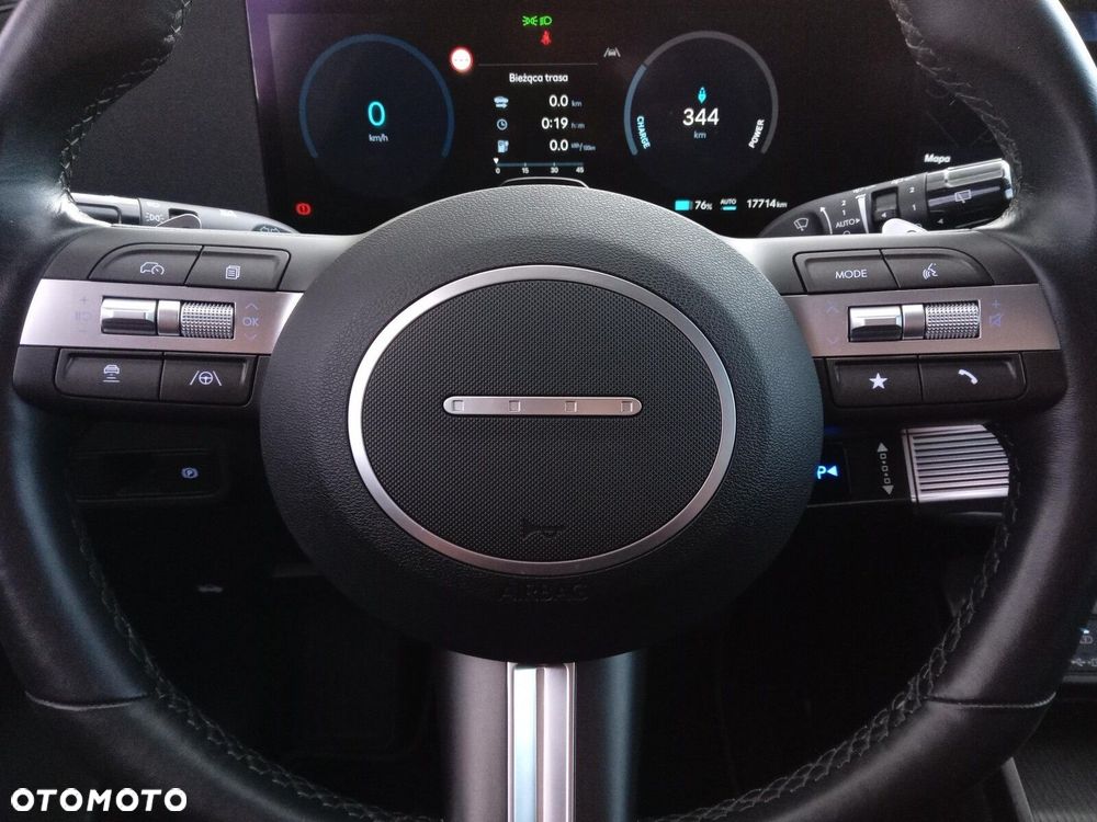 Hyundai Kona 65kWh Executive - 17