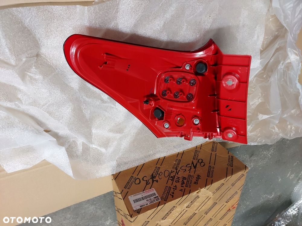 Toyota Auris II HB 13-15 Lampa Tylna Tył Led R Nowa Oryginał - 2