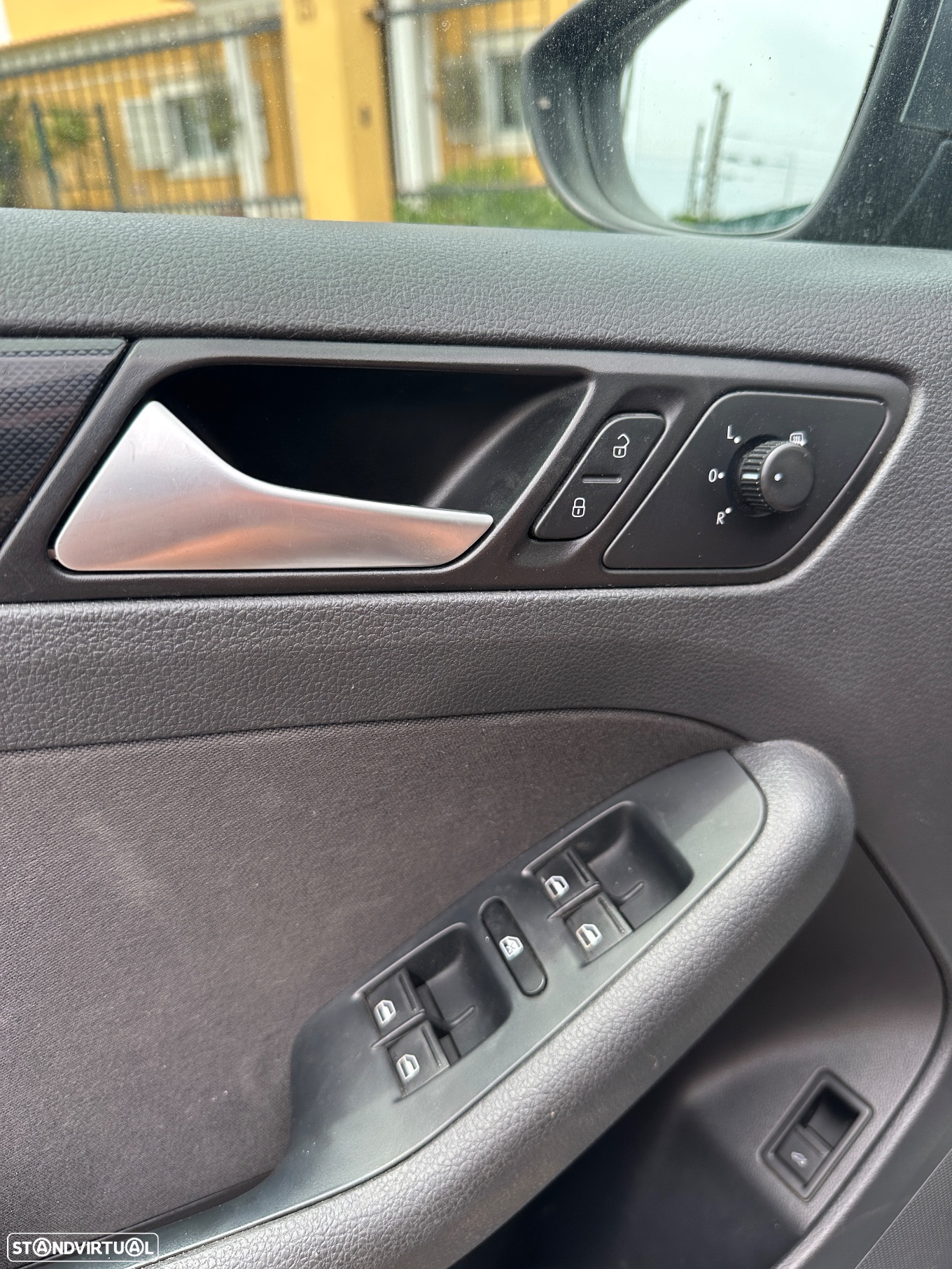 VW Jetta 1.6 TDi Confortline BM - 6