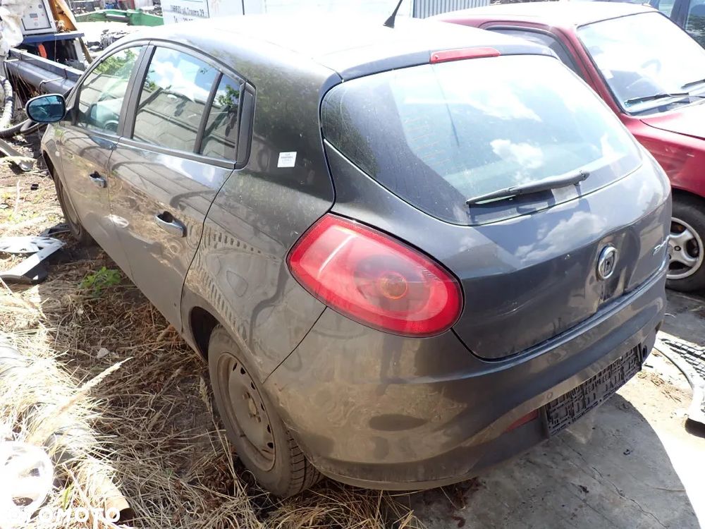 CZĘŚCI - Fiat Bravo II 1,9JTD M-JET 150KM 937A5000 6B 5D LAKIER 284/A 2007r. INDEX - 9405 - 4