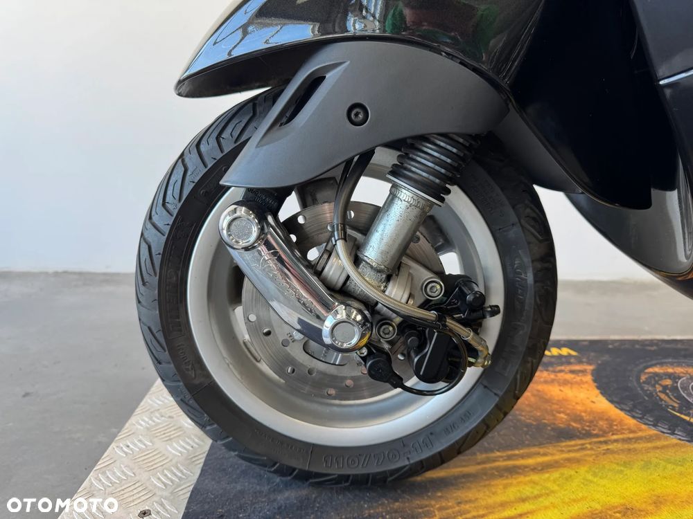 Piaggio Vespa - 17