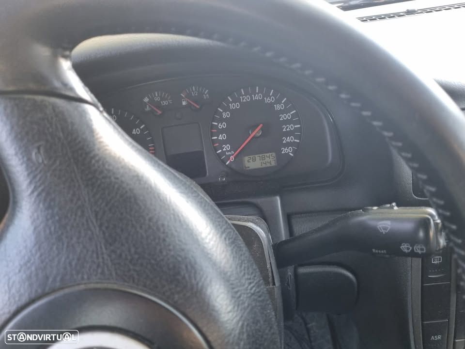 VW Passat Variant 1.9 TDi Confortline - 5