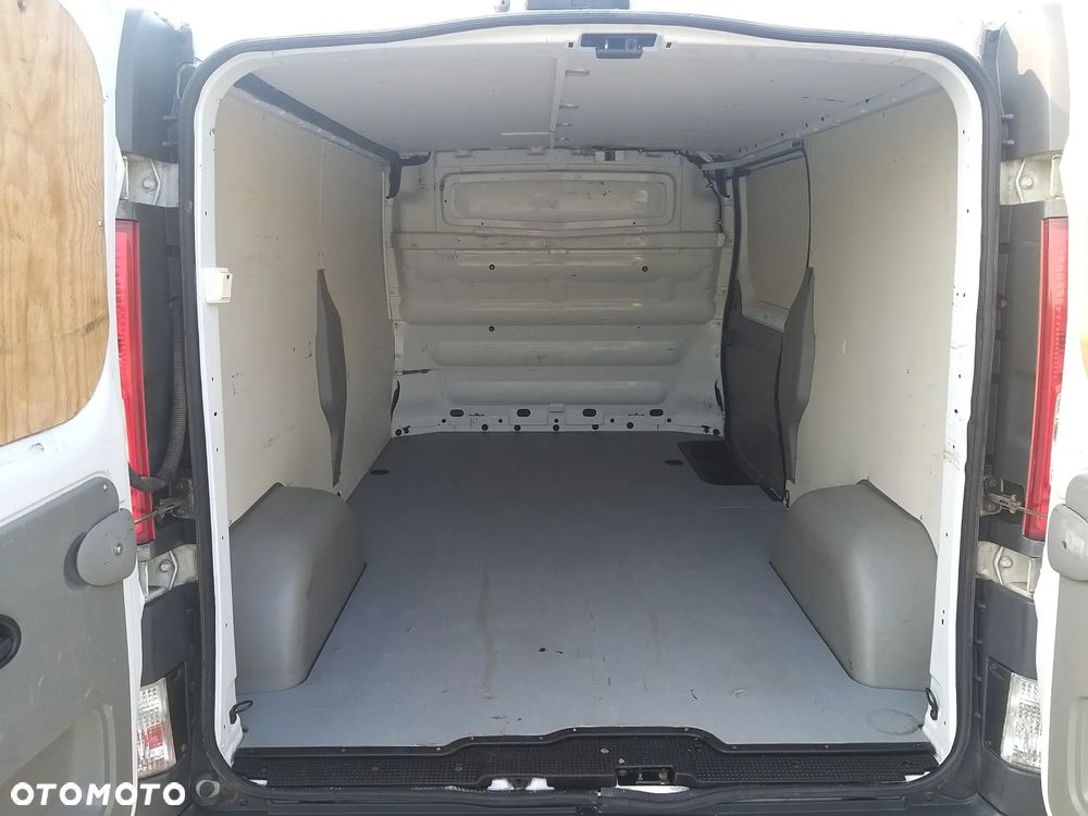 Opel Vivaro - 10