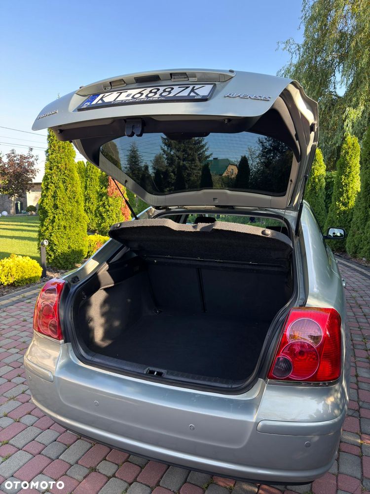 Toyota Avensis 1.8 VVT-i Sol - 15