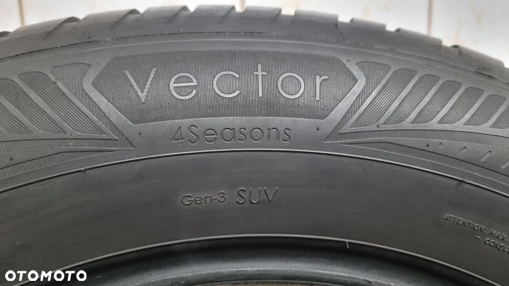 Opony całoroczne 255/60 R18 112V GoodYear Vector 4Seasons Gen-3 SUV - 4
