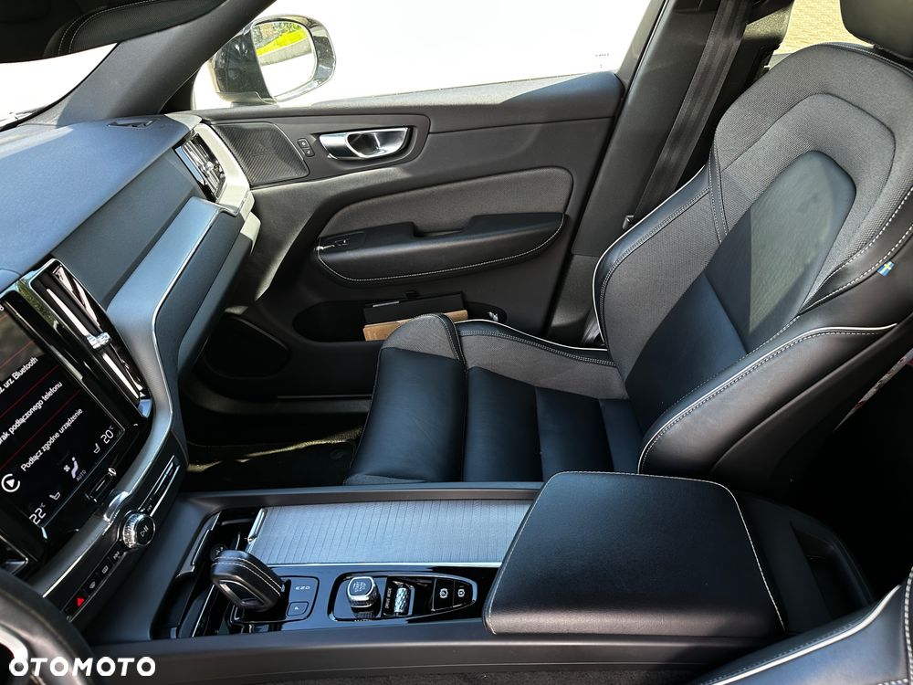 Volvo XC 60 B4 B R-Design - 22