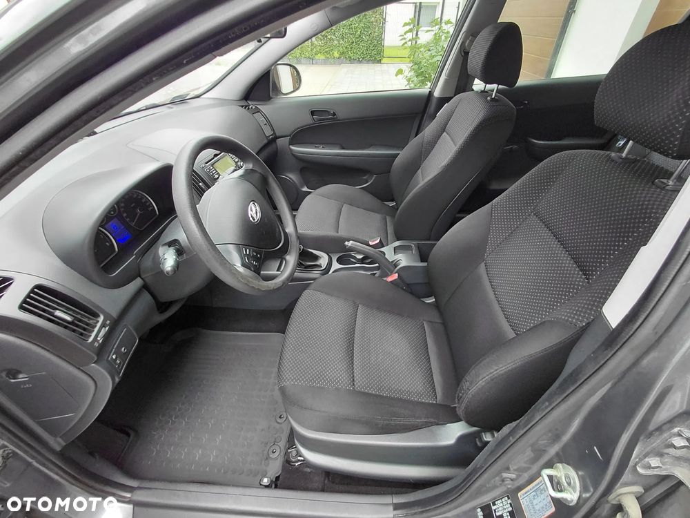 Hyundai i30 1.4 Base + - 13