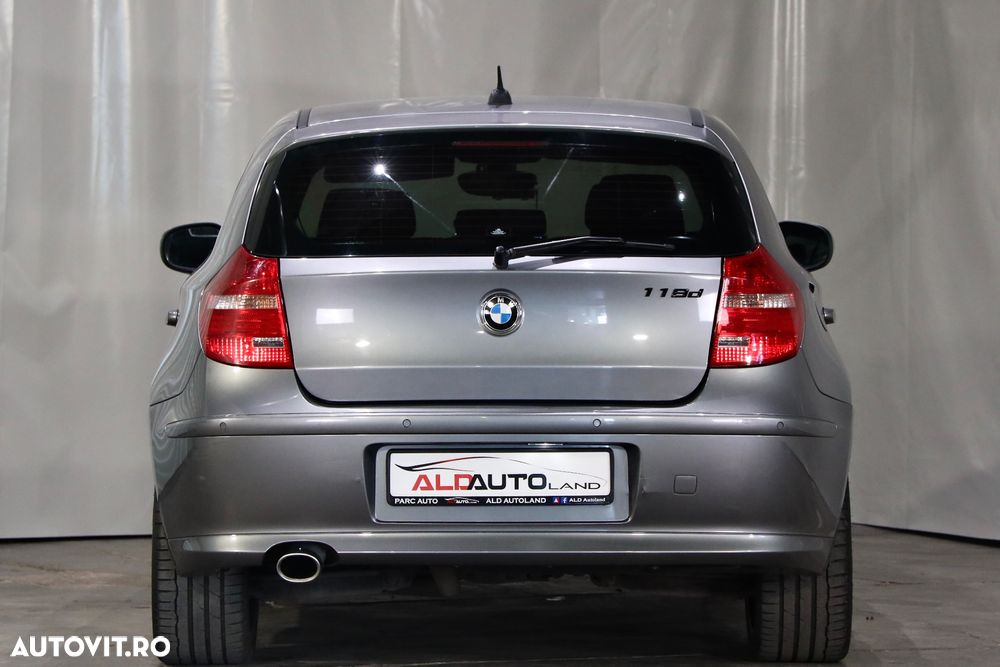 BMW Seria 1 118d - 38
