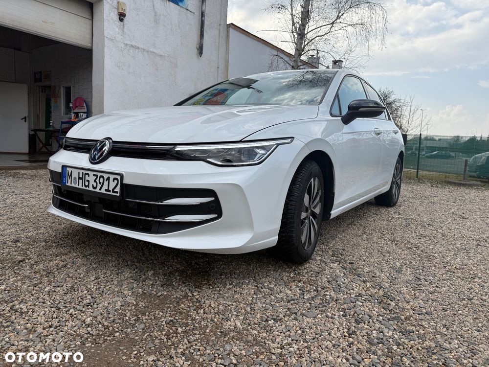 Volkswagen Golf - 1