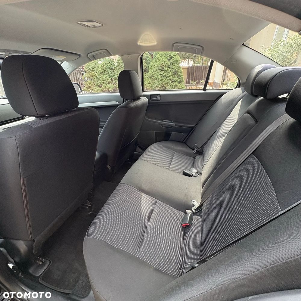 Mitsubishi Lancer 1.6 Inform - 18