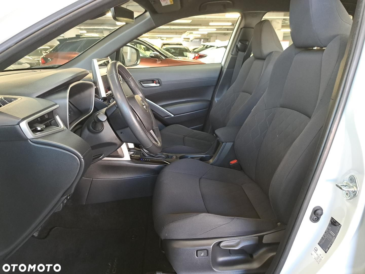 Toyota Corolla Cross - 10