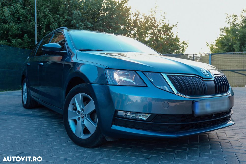 Skoda Octavia Combi Diesel 1.6 TDI DSG Style - 24