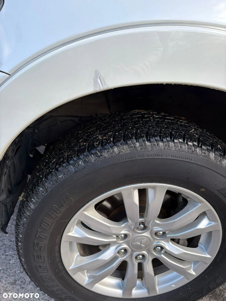 Mitsubishi Pajero - 8