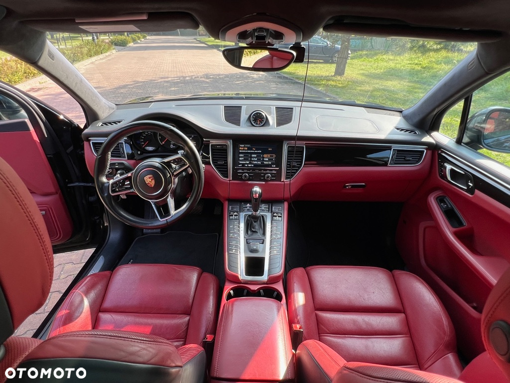 Porsche Macan Turbo - 29
