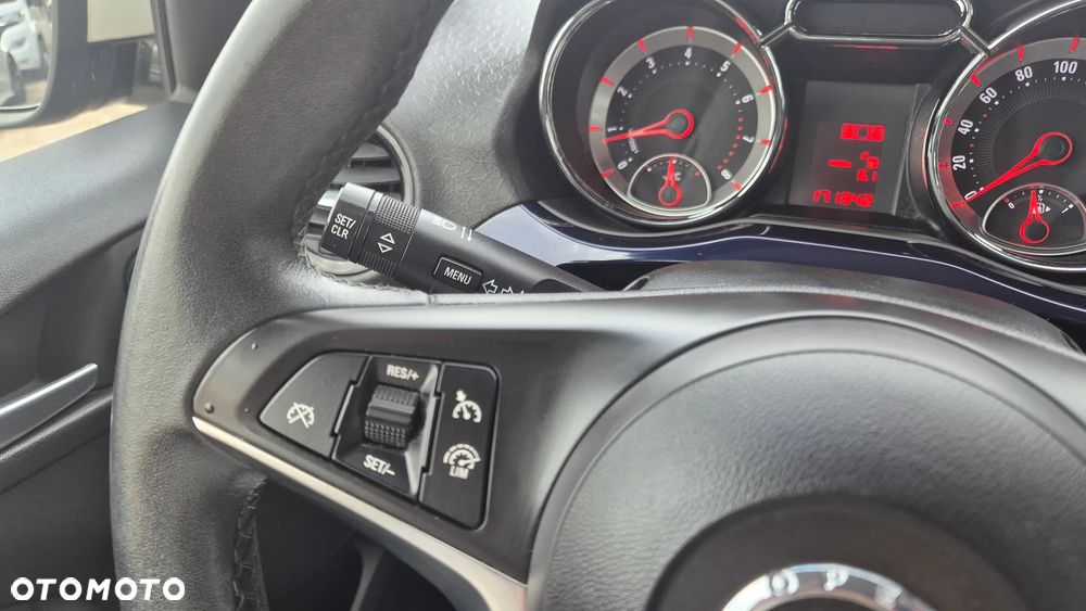 Opel Adam 1.2 Black Link - 11