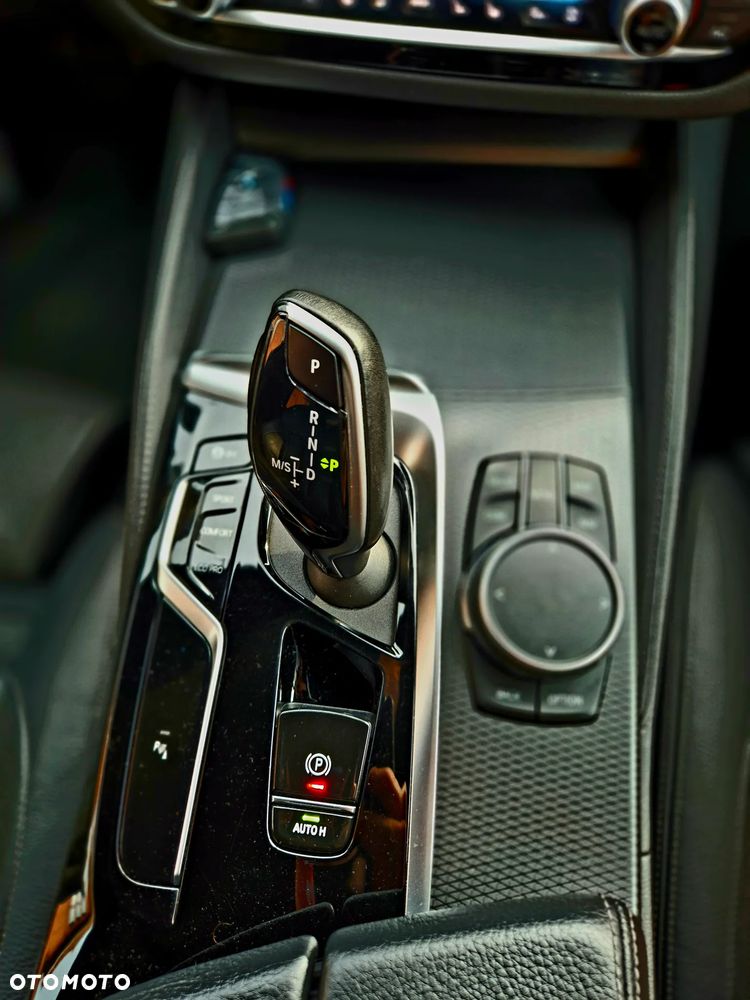 BMW Seria 5 540i xDrive mHEV M Sport sport - 26