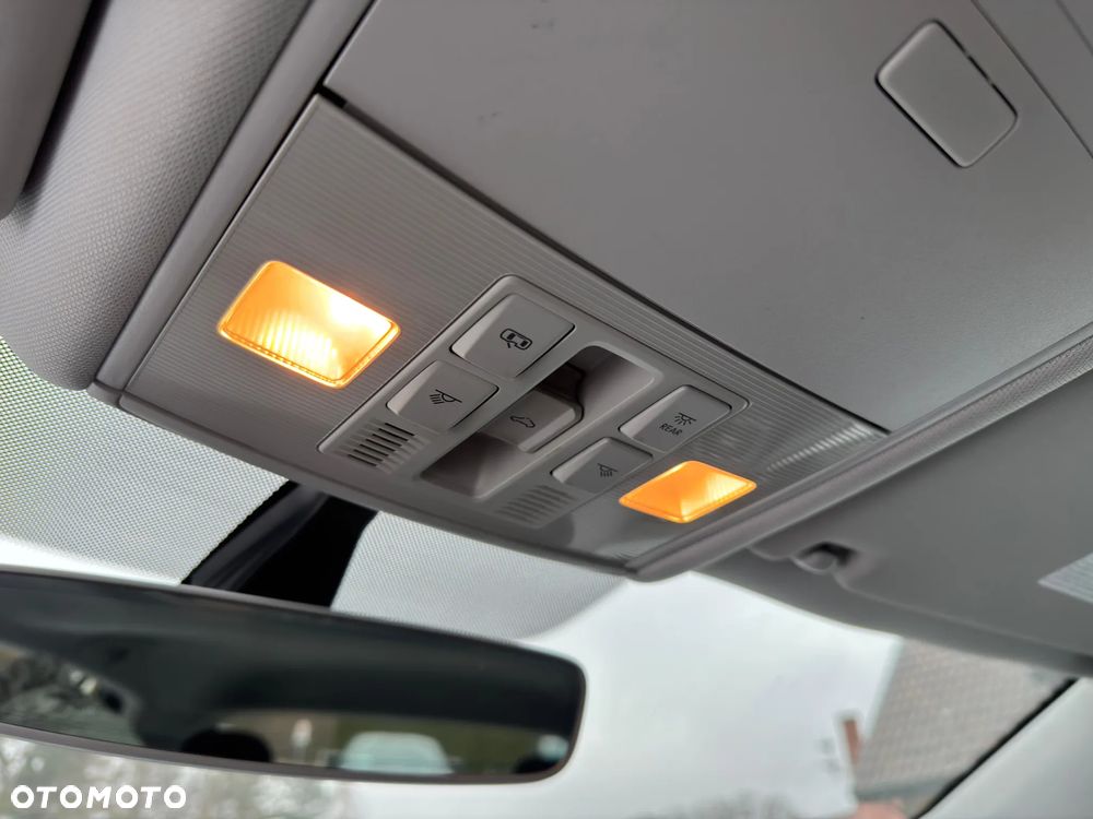 Volkswagen Golf - 30