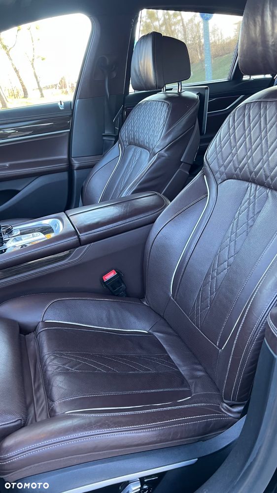 BMW Seria 7 750d xDrive - 17