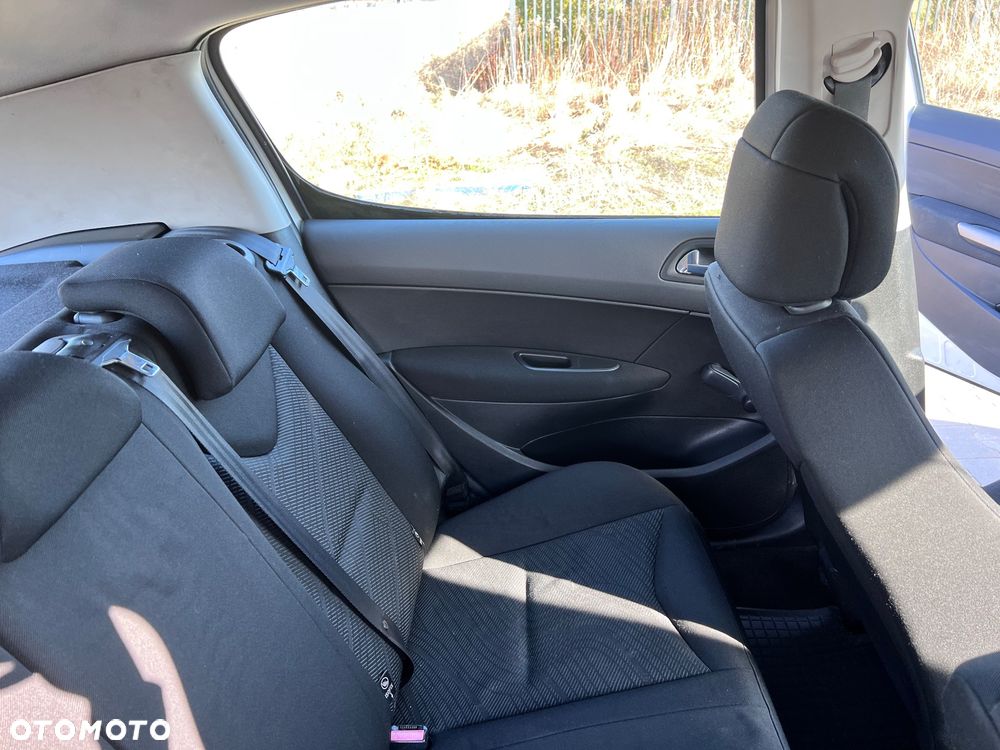 Peugeot 308 1.6 HDi Presence - 10