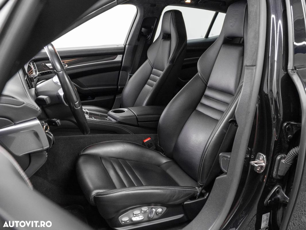 Porsche Panamera - 27