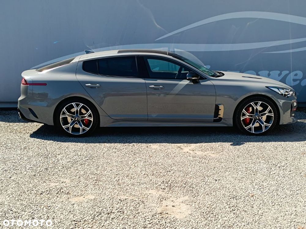 Kia Stinger - 13