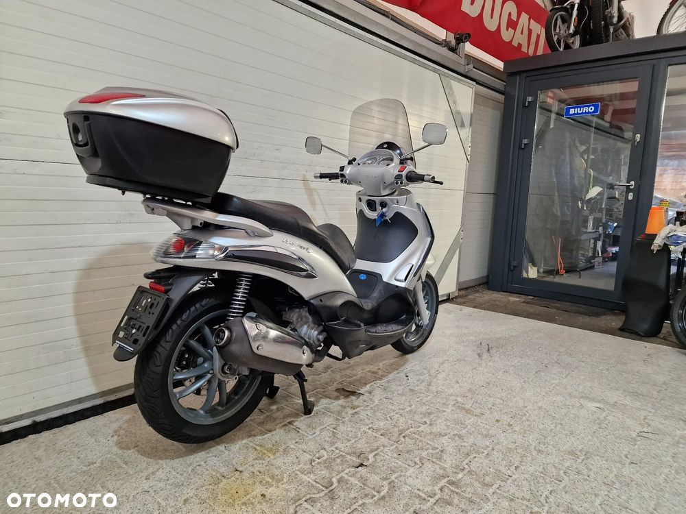 Piaggio Beverly - 24