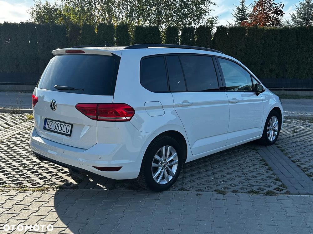 Volkswagen Touran 2.0 TDI BMT Comfortline DSG - 4