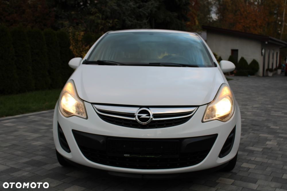 Opel Corsa 1.2 16V Essentia - 4