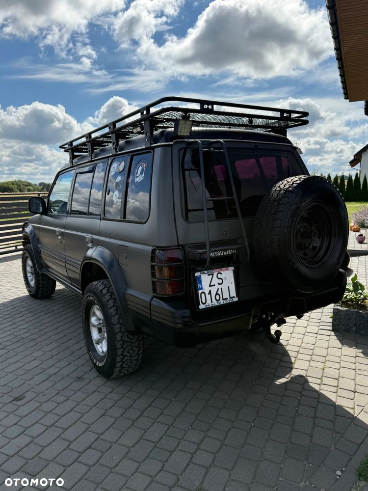 Mitsubishi Pajero - 4