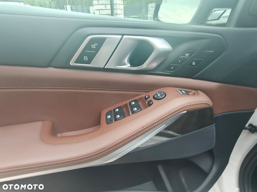 BMW X5 xDrive40i - 12