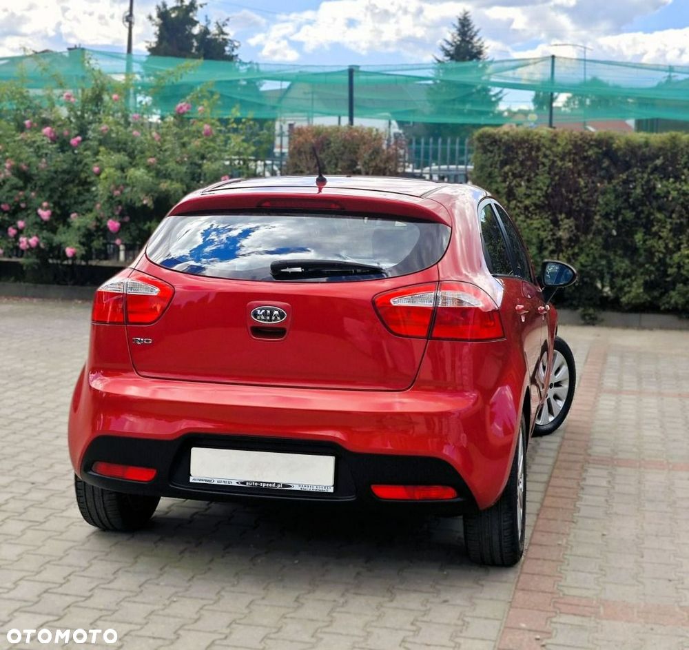 Kia Rio - 4