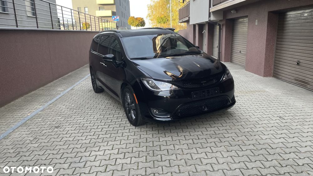 Chrysler Pacifica - 37