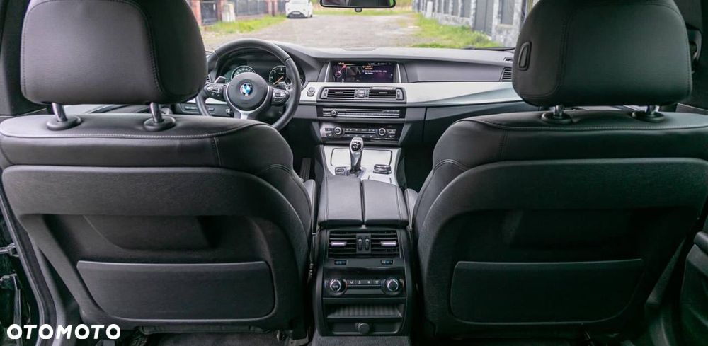 BMW Seria 5 M550d xDrive Sport-Aut - 2