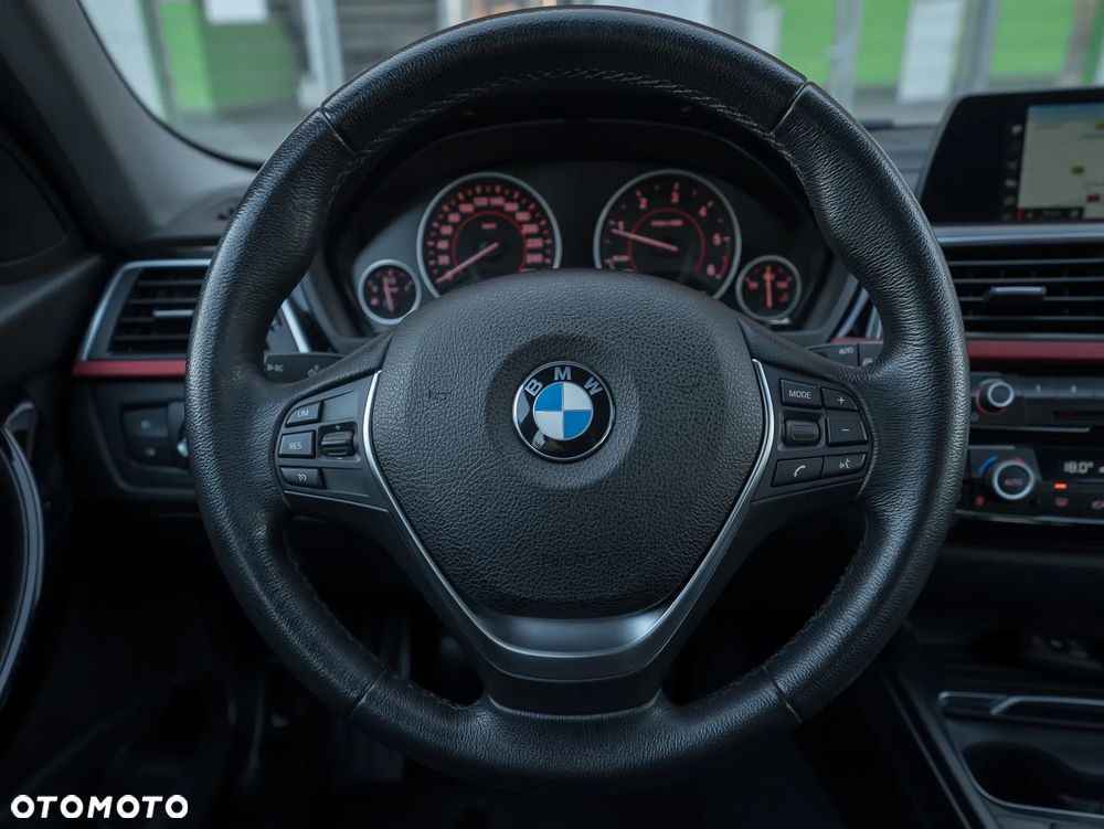 BMW Seria 3 318d Sport Line - 23