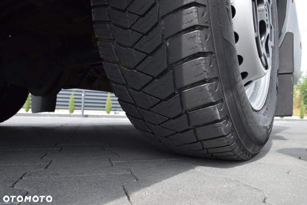 Iveco DAILY MAXI 35S14 / 2.3 - 140 KM / AUTOMAT HI-MATIC / NOWY MODEL / 3 OSOBY / DOSTAWCZE / BLASZAK / KAMERA COFANIA / TEMPOMAT / KLIMA / 2022 / SERWISOWANY / SPROWADZONY Z NIEMIEC - 16
