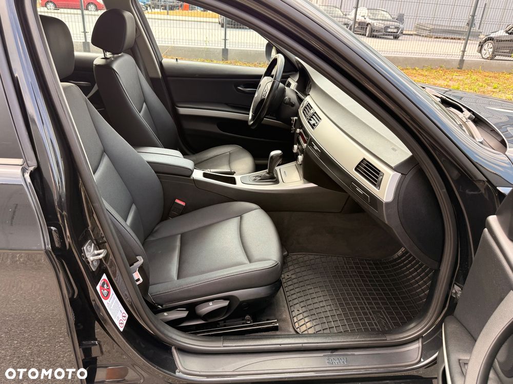 BMW Seria 3 318d DPF Edition Sport - 20