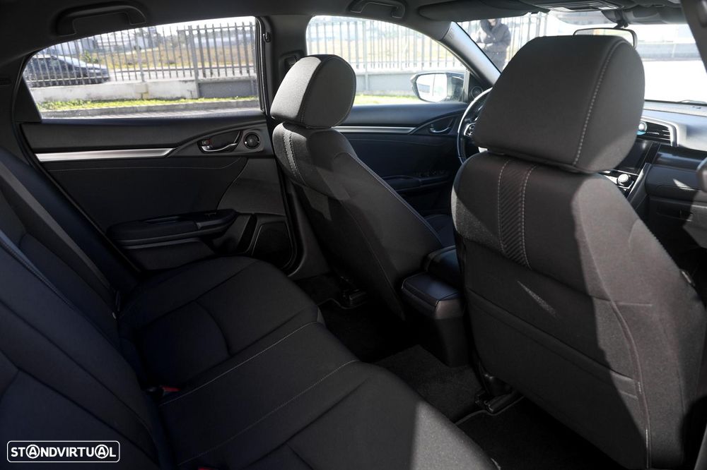 Honda Civic 1.6 i-DTEC Executive Navi - 9