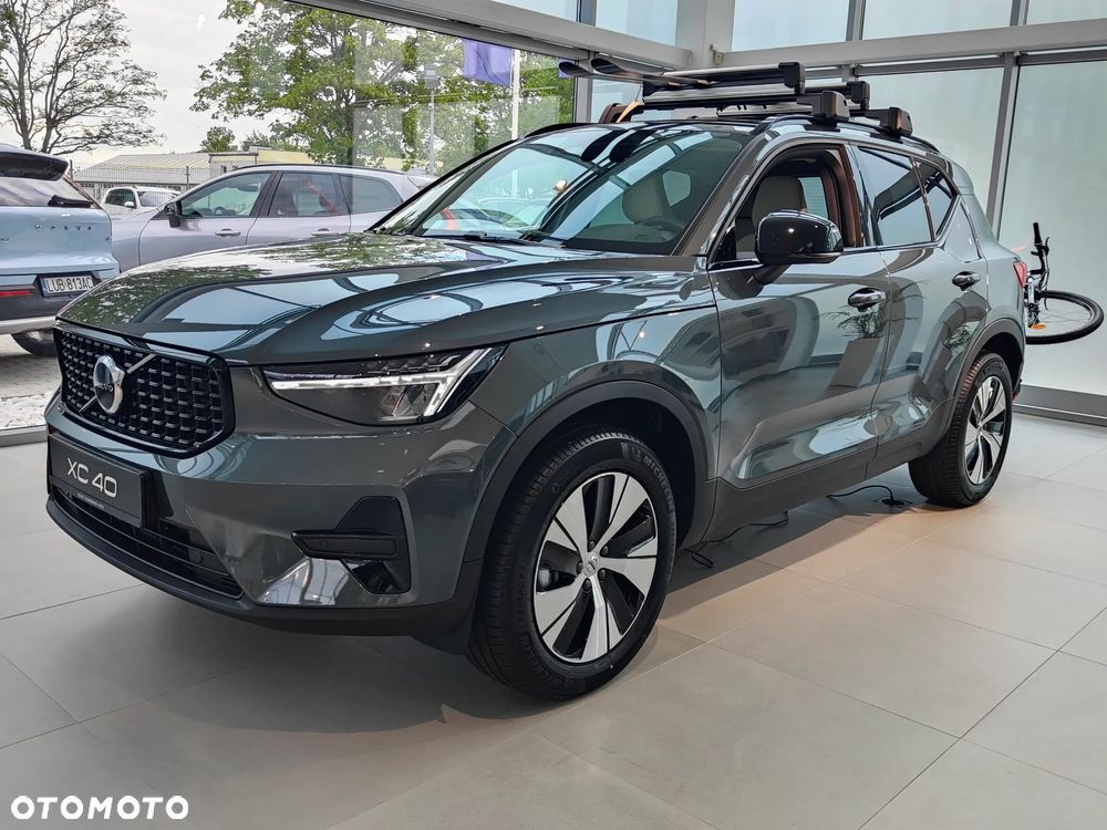 Volvo XC 40 B3 Plus Dark - 2