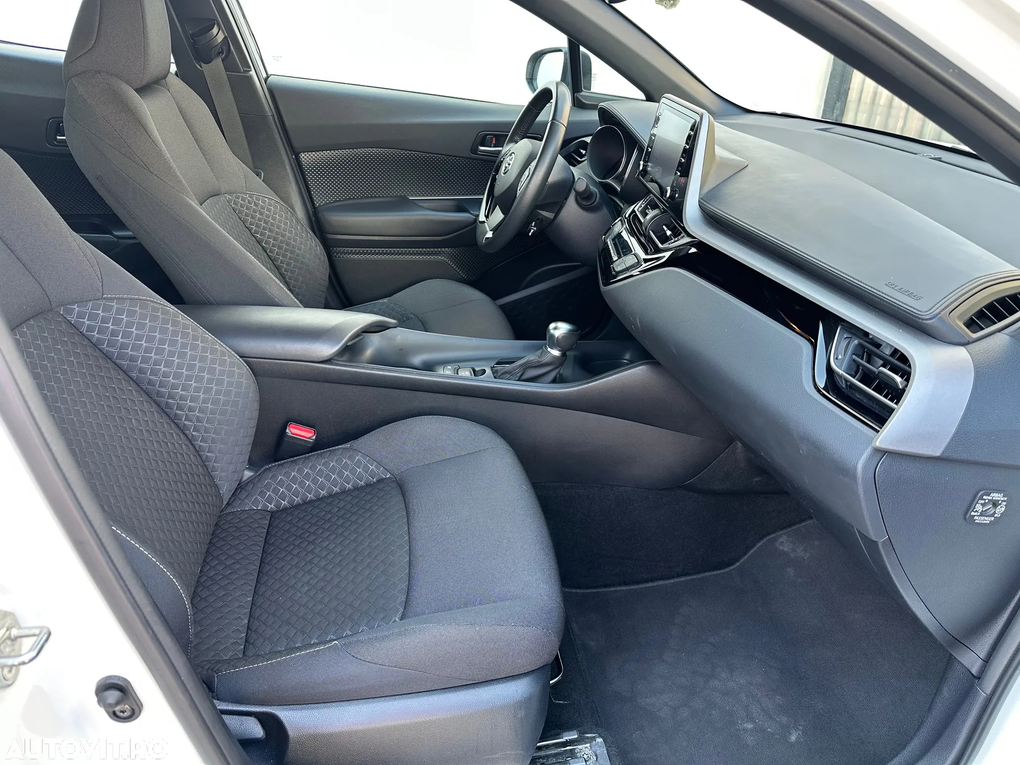 Toyota C-HR 1.8 Hybrid Business Edition - 10