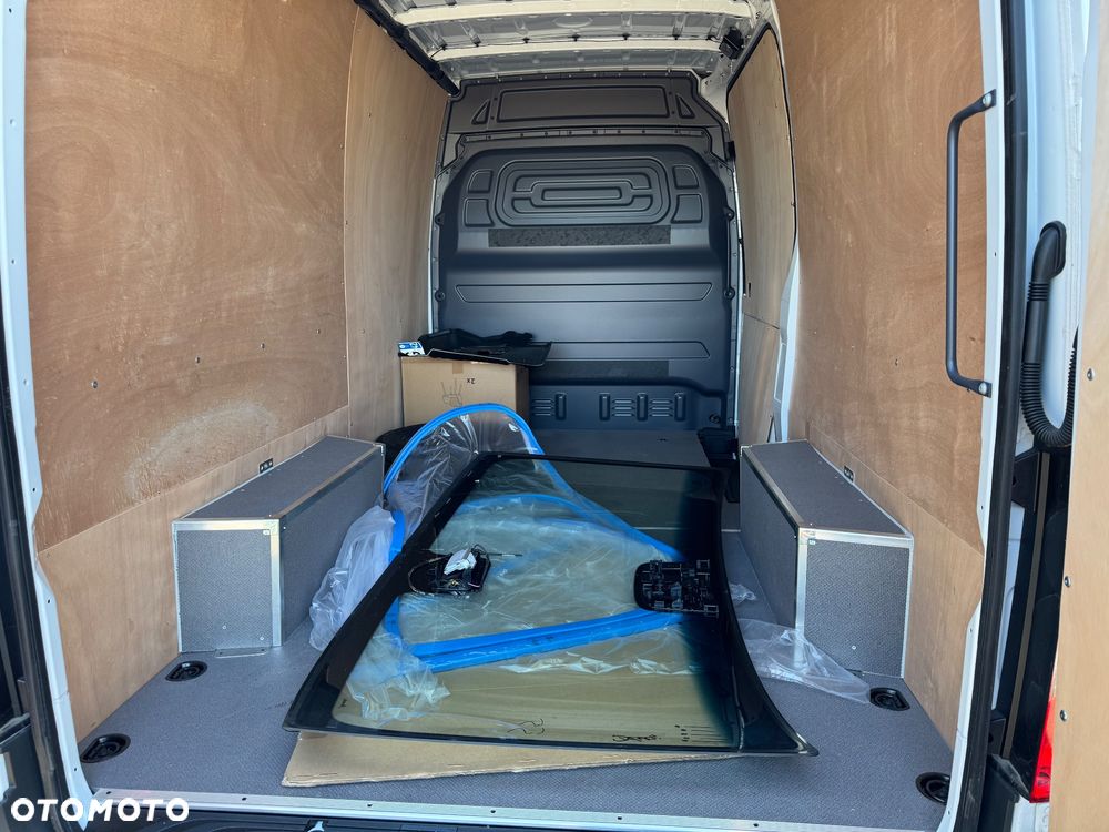 Mercedes-Benz SPRINTER - 8