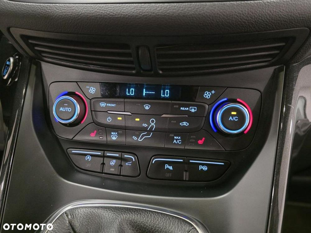 Ford Kuga 2.0 TDCi 4x2 ST-Line - 25