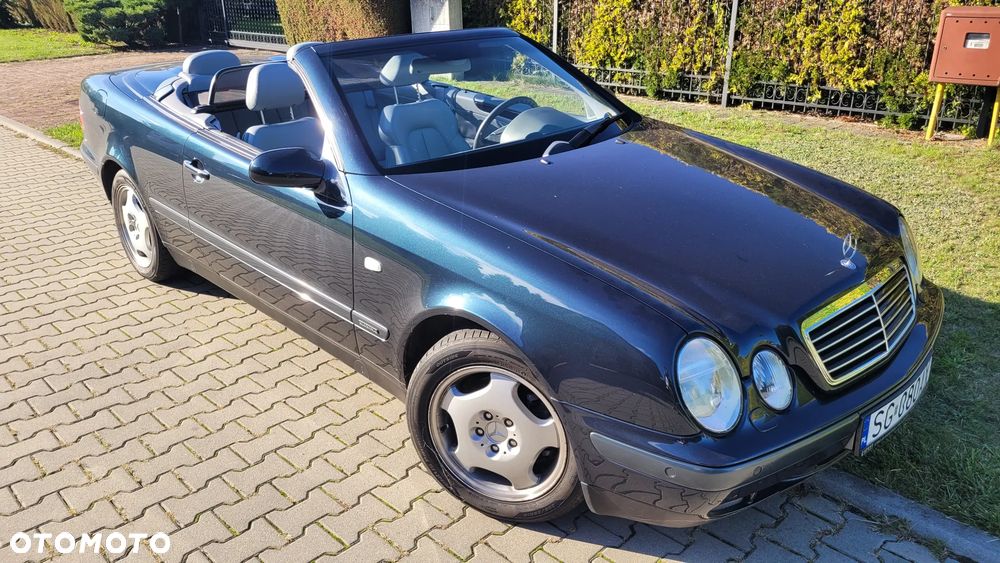 Mercedes-Benz CLK 320 - 23