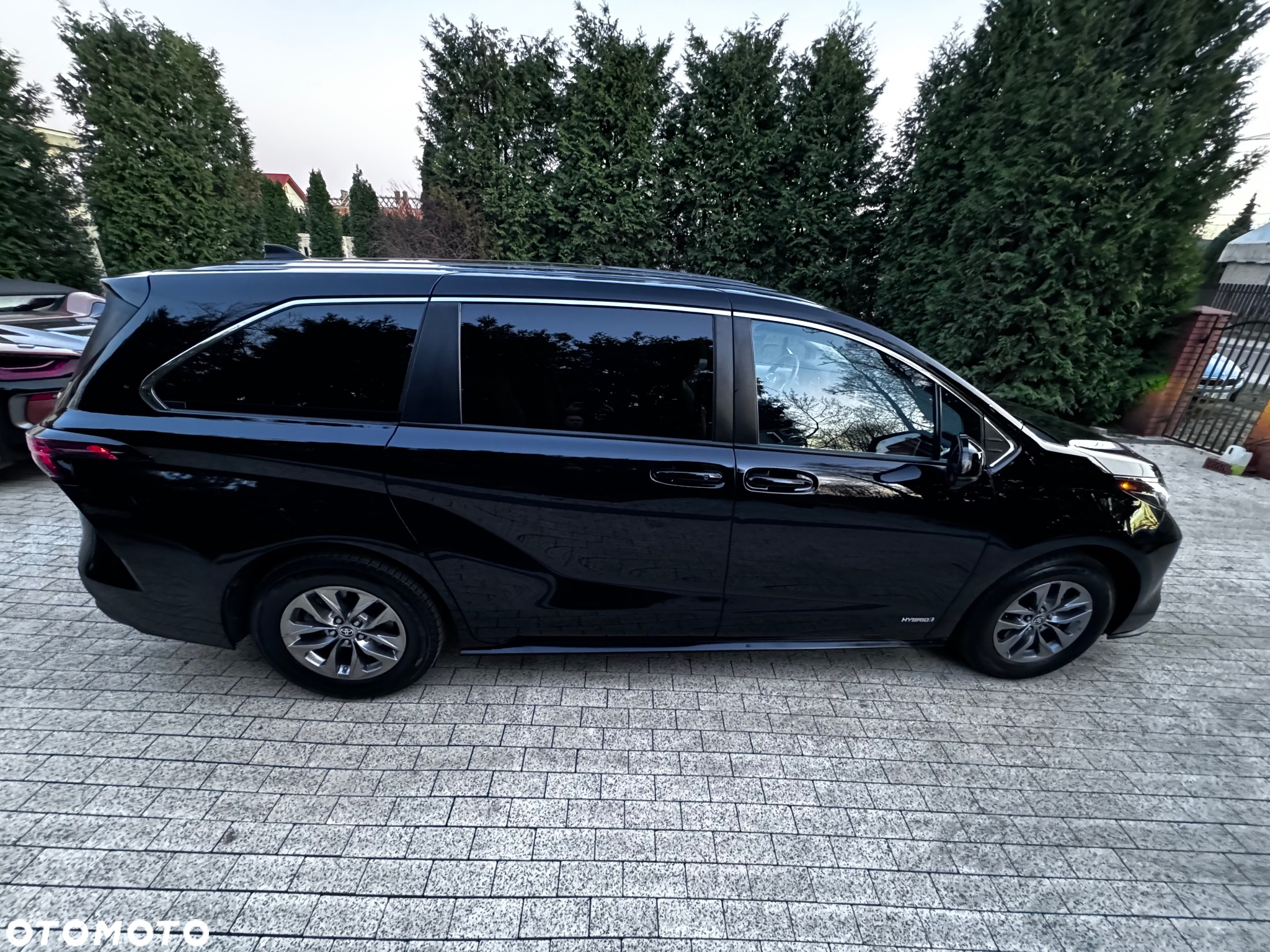 Toyota Sienna - 11