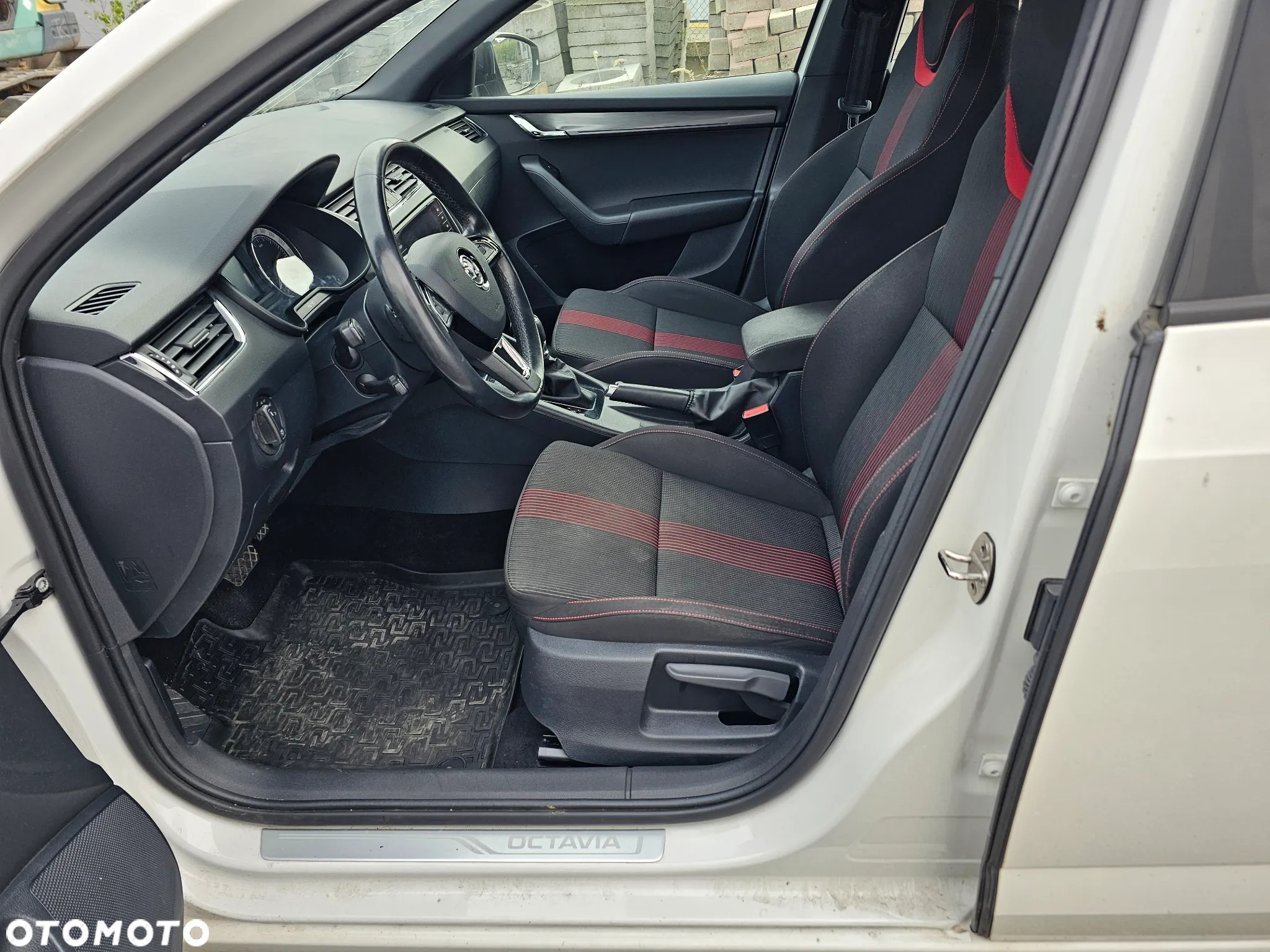 Skoda Octavia 2.0 TDI DSG Style - 24
