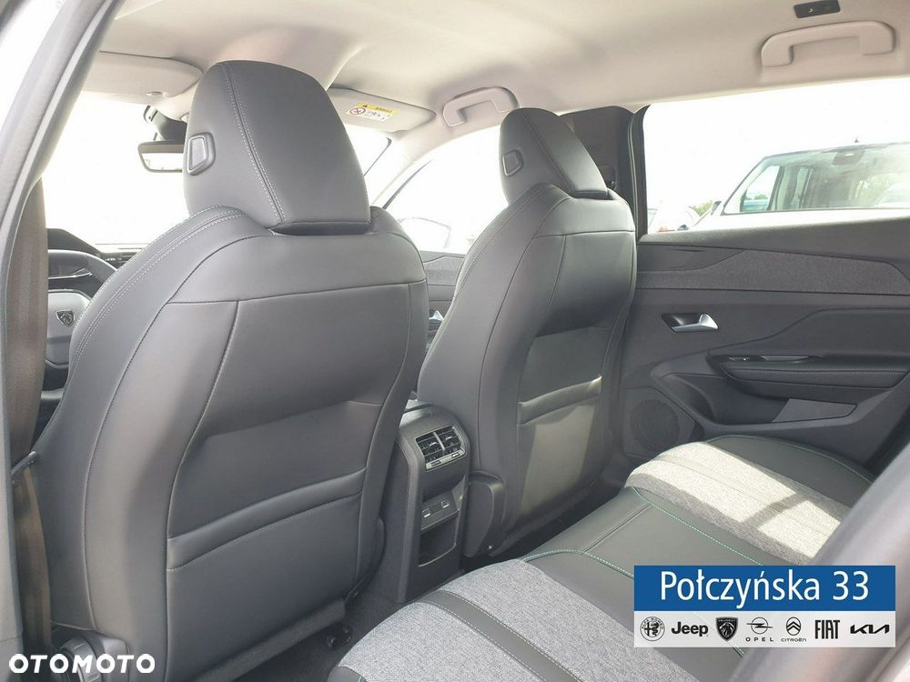 Peugeot 408 - 21