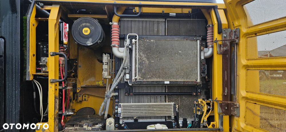 Caterpillar 323E - 3