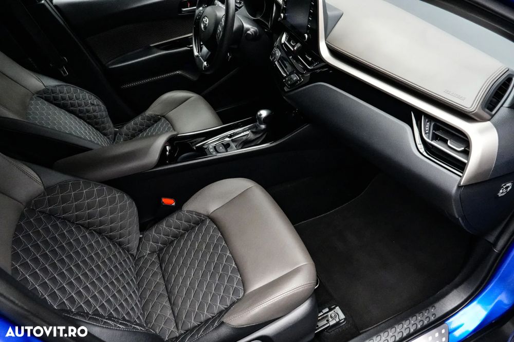 Toyota C-HR 1.8 HSD 4x2 CVT C-lassy LED - 12